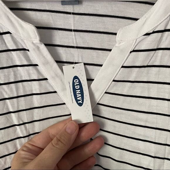 Old navy high low hem striped white black small - Picture 3 of 8